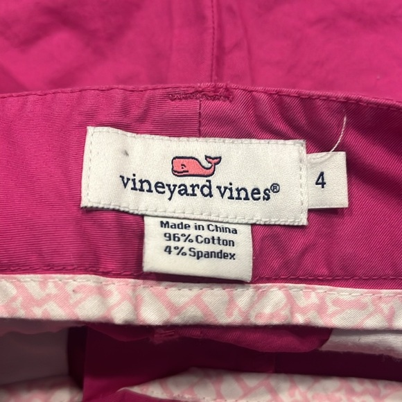Vineyard vines women’s fushia shorts  size 4. - Picture 2 of 9
